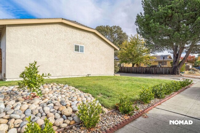 Foto del edificio - Charming 4BR House in Livermore with Solar/ TESLA Powerwalls