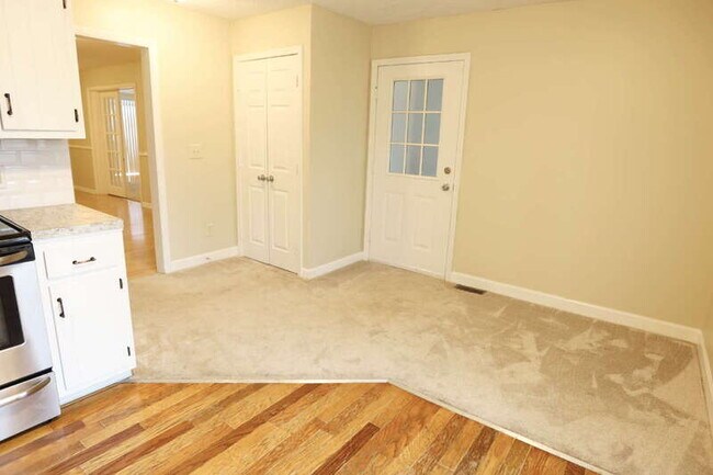Foto del edificio - 6901 Hammond Ave SE