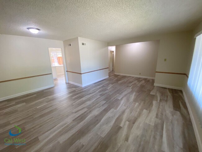 Building Photo - $3995-3 Bed 2 Bath Cupertino Home with lar...