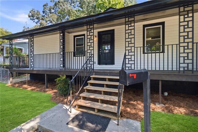 Building Photo - 473 Morningside Dr NE