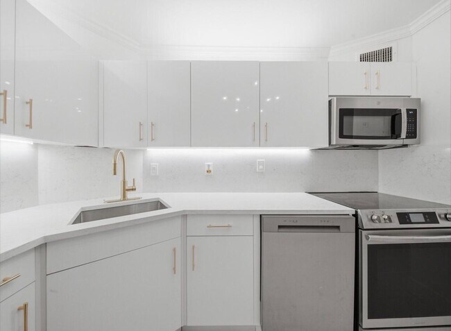 Foto del edificio - 3125 Oakland Shores Dr
