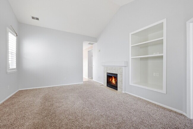 Foto del edificio - $2,545.95, 2 Beds - 2 Bath, Single Family Home in Highlands Ranch with 2-Attached Garage!