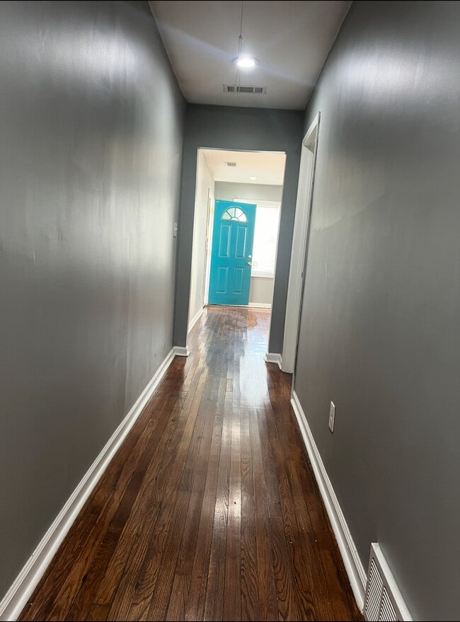 Foto del edificio - 3148 Highland Park Pl