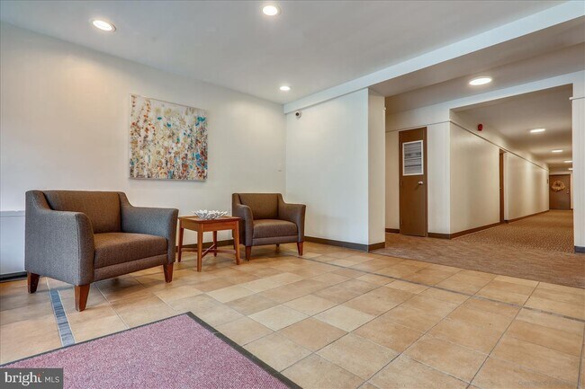 Building Photo - 5112 MacArthur Blvd NW