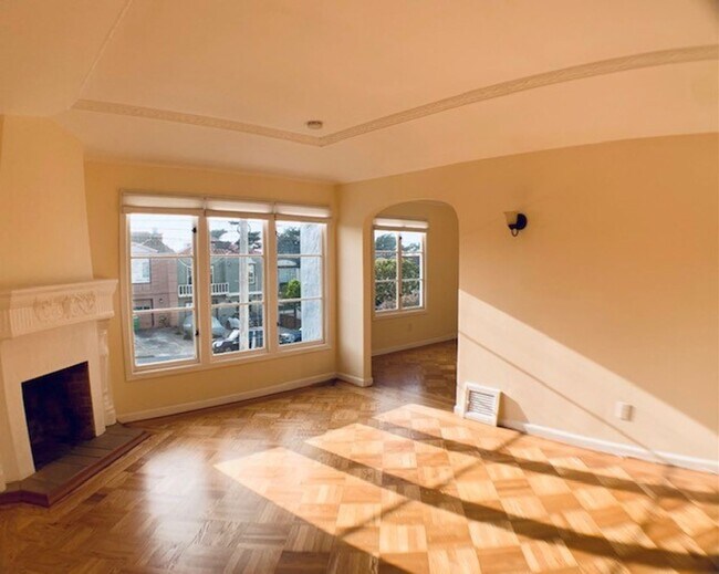 Foto del edificio - YOUR HOME IN THE SUNSET PARKSIDE! 2 BED 1 ...