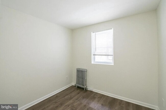 Building Photo - 1902 S 5th St