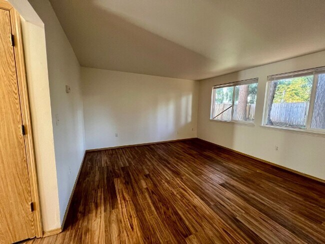 Foto del edificio - PENDING APPLICATION; 3BD Townhome