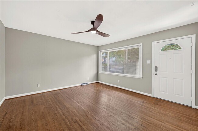 Building Photo - 3237 Harrow Pl