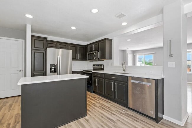 Building Photo - 1446 S Ensenada St