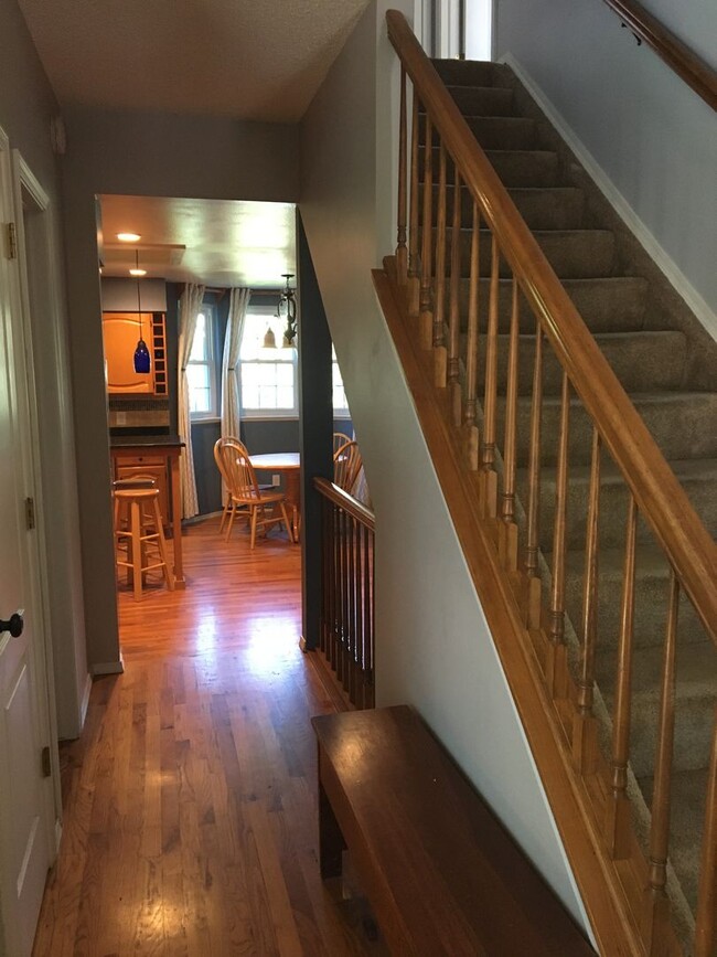 Foto del edificio - Northwest two story home with finished bas...