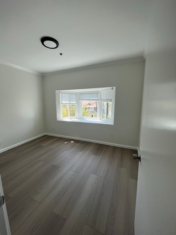 Primary Photo - 1072 Laguna Ave