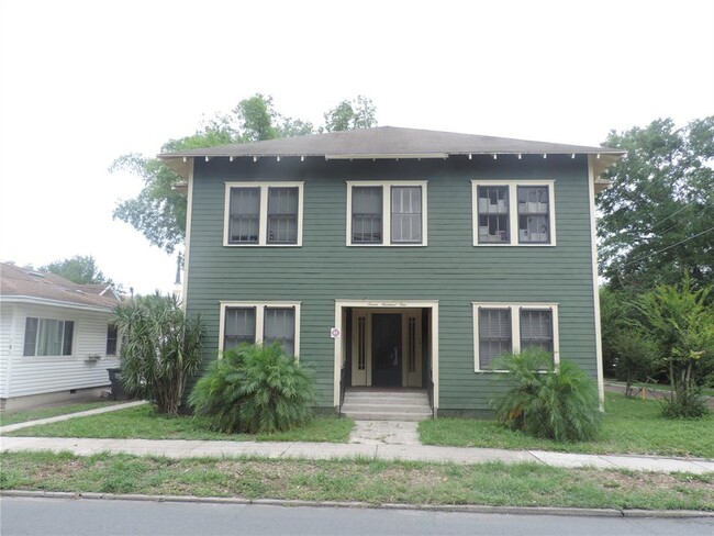Building Photo - 701 E Lime St