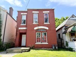 Building Photo - 2720 W Chestnut St