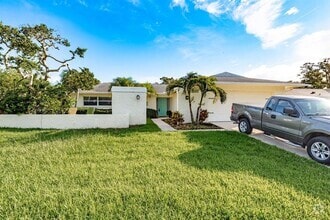 Building Photo - 2830 Wildwood Dr