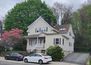 Building Photo - 586 Franklin St