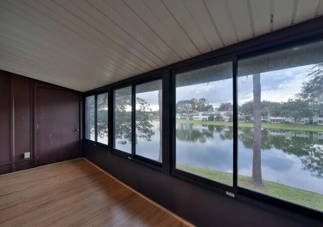 Building Photo - 631 Midway Dr