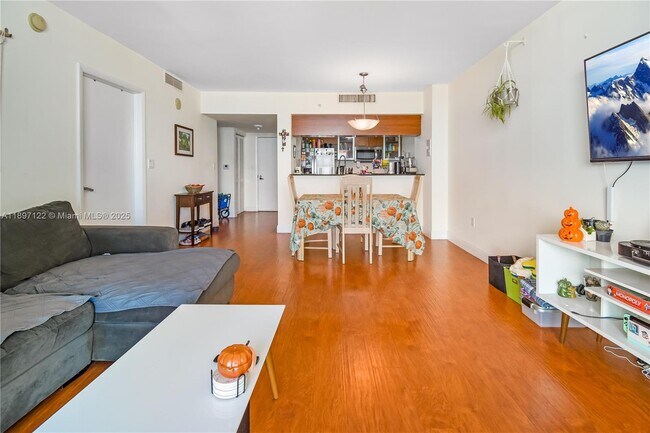 Foto del edificio - 1800 N Bayshore Dr