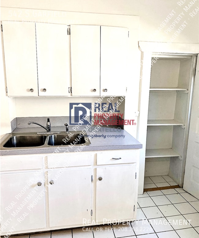 Building Photo - 542 S Garfield-