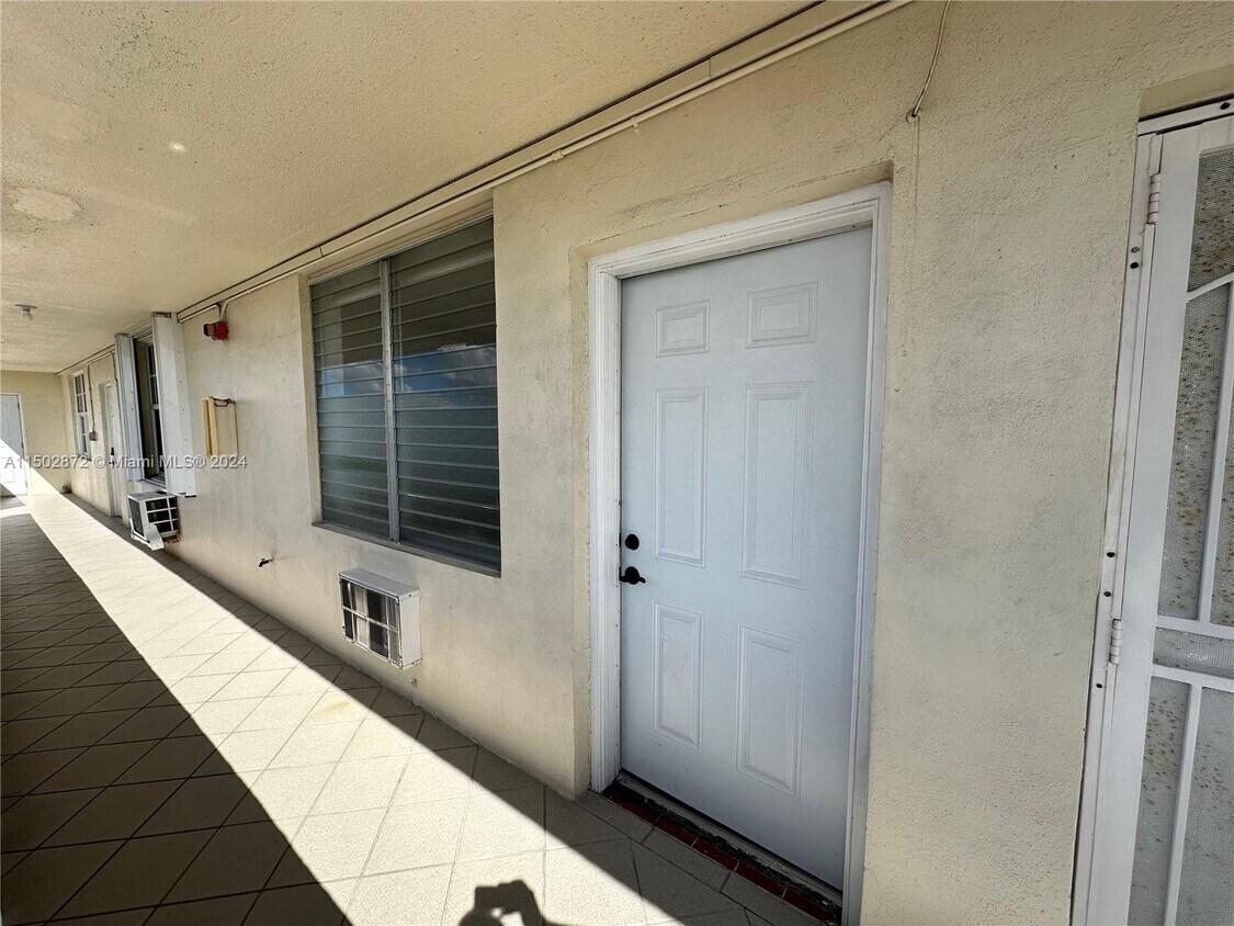 18001879 79th Street Causeway Unit A303, North Bay Village, FL 33141