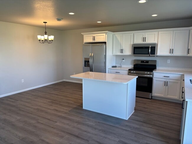 Foto del edificio - Contemporary 3 Bed, 2.5 Bath Home | Functi...