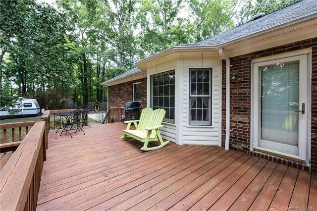 Foto del edificio - 5405 Baywood Dr