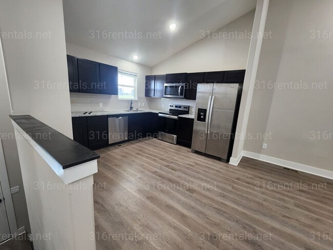 Building Photo - 5258 N Plumthicket St