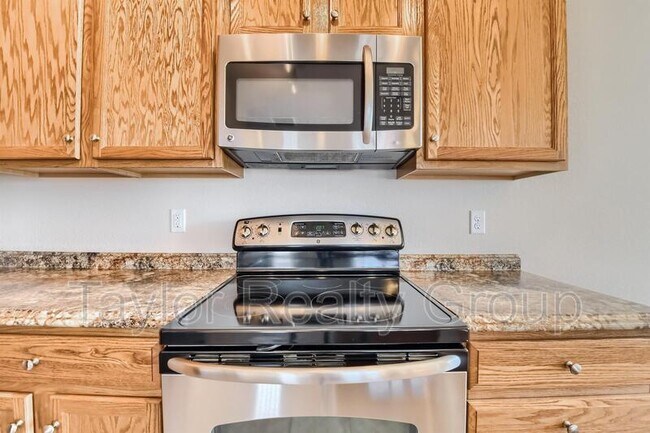 Foto del edificio - 12940 Grant Cir W