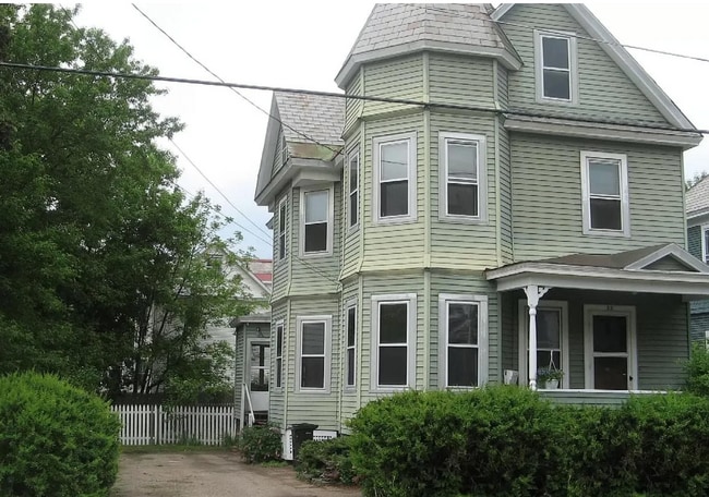 Building Photo - 23 Isham St