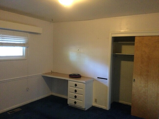 Foto del edificio - 30 N Main St