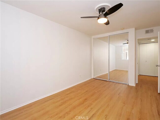 Foto del edificio - 28004 S Western Ave