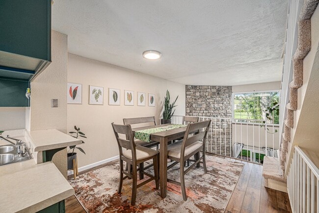 Building Photo - Aug 2025 - 2 Bedroom 1.5 Bathroom Townhome...