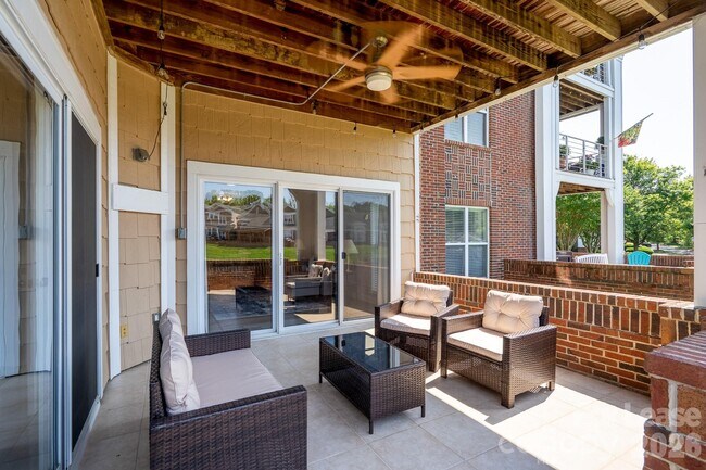 Foto del edificio - 18511 Harborside Dr