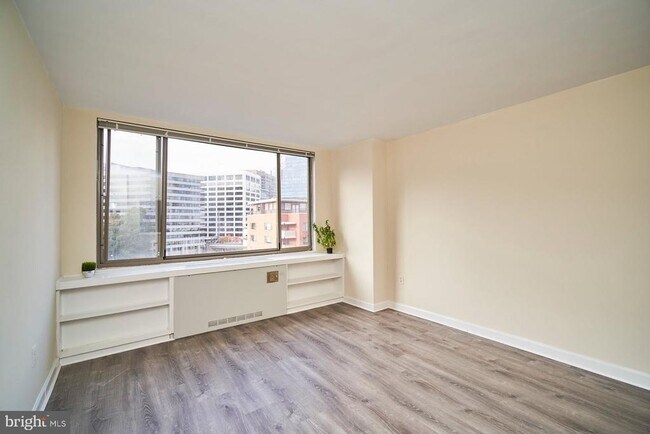 Foto del edificio - 1111 Arlington Blvd
