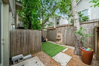 Building Photo - 1112 Andrews St