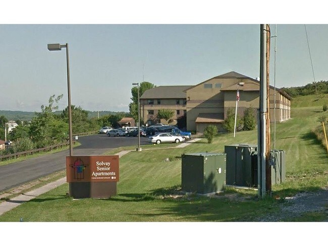 Building Photo - 200 Russet Ln