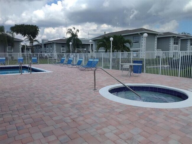 Foto del edificio - 448 NE 210th Cir Terrace