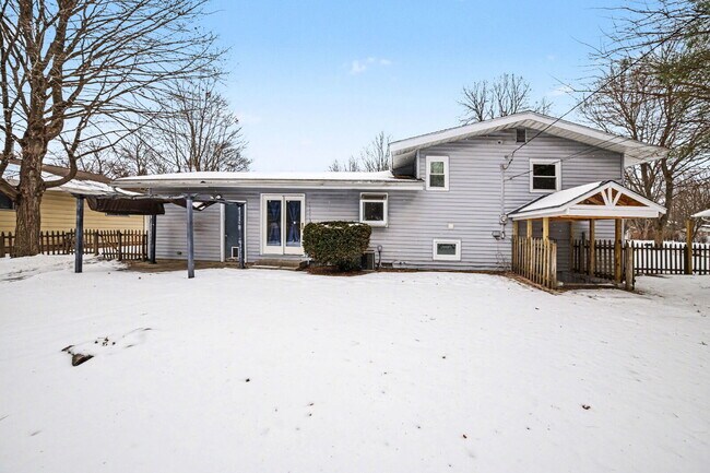 Foto del edificio - Updated- Well Maintained 3 bedroom Rental Home- $1650/Month