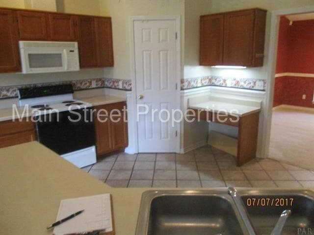 Building Photo - 4033 Maltese Way 4 BR / 2 BA $1350
