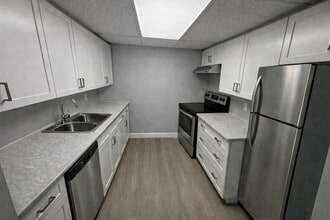 Building Photo - 457 Albert St