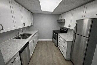 Building Photo - 457 Albert St