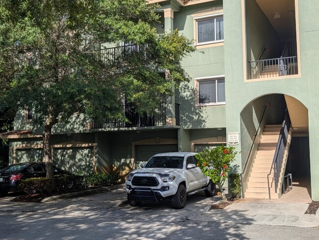 Building Photo - 350 Crestwood Cir