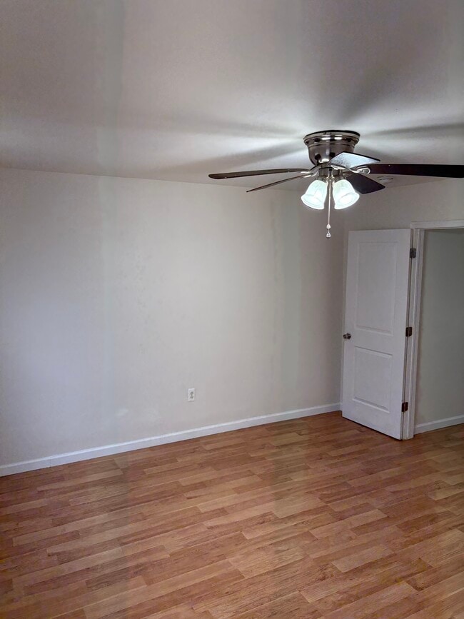 Foto del edificio - 1206 W Airdrie St