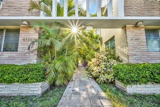 Building Photo - 4740 Pine Tree Dr