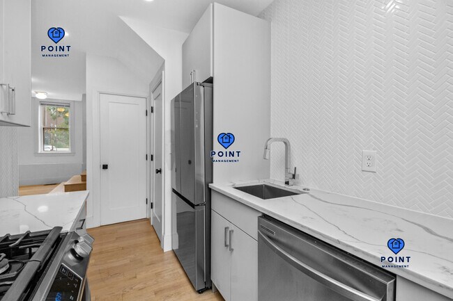 Building Photo - 86 Chelsea St