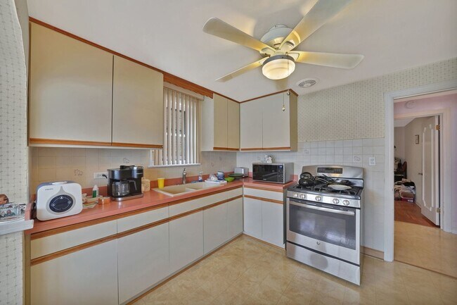 Foto del edificio - 3242 N Nottingham Ave