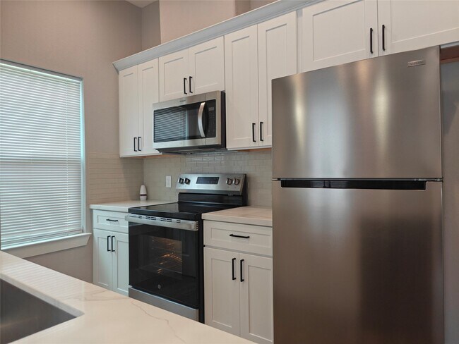 Foto del edificio - 4124 Vaughn St