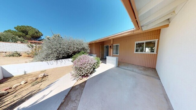 Building Photo - Upgraded Pet Friendly Home with MASSIVE de...