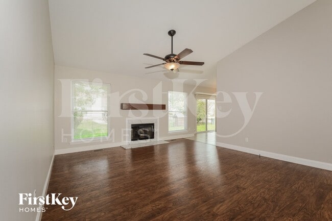 Foto del edificio - 3249 Silvertrail Ct