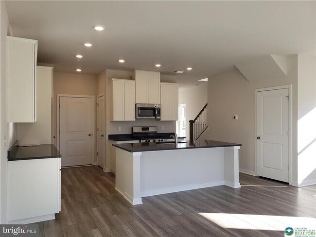Foto del edificio - 7581 Clayton Ave