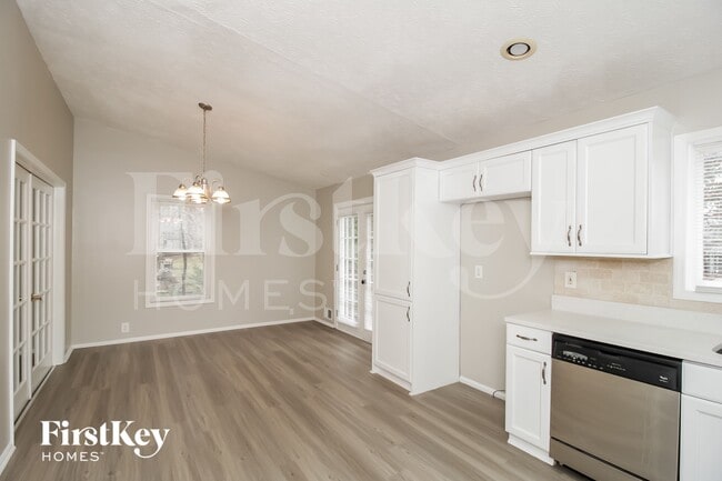 Building Photo - 289 Angla Dr SE